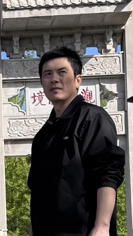 Portrait-2 of Ji-Longbo, a Chinese contemporary artist.